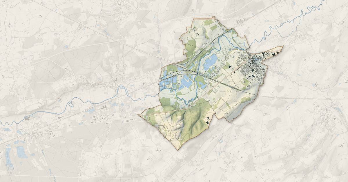 Portrait cartographique de Connerré : relief, eau, forêts, bâti et voies, calculés à partir des données de l'IGN
