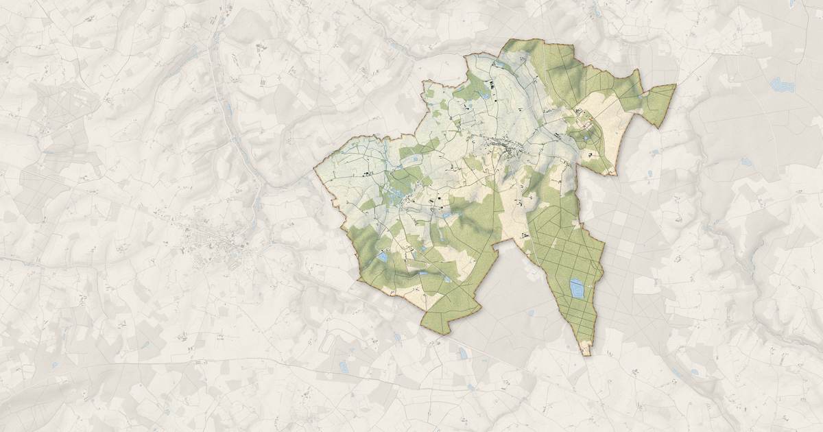 Portrait cartographique de Coudrecieux : relief, eau, forêts, bâti et voies, calculés à partir des données de l'IGN