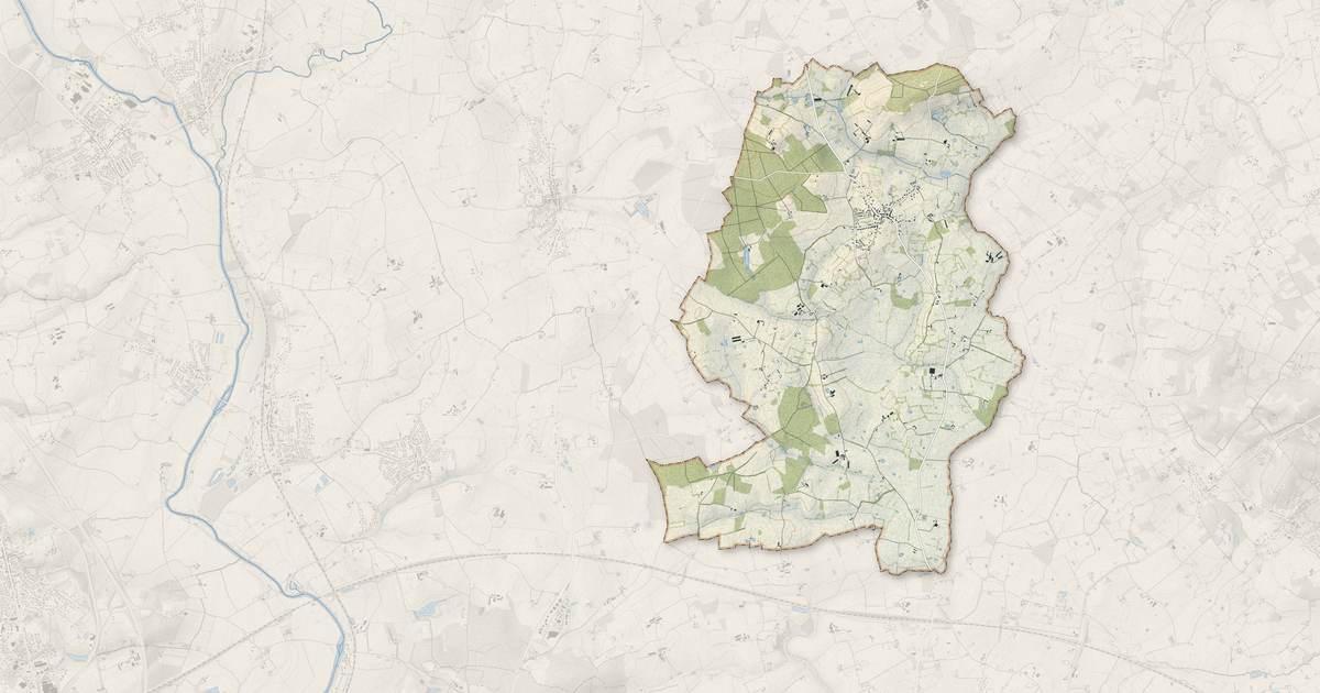 Portrait cartographique de Courcebœufs : relief, eau, forêts, bâti et voies, calculés à partir des données de l'IGN