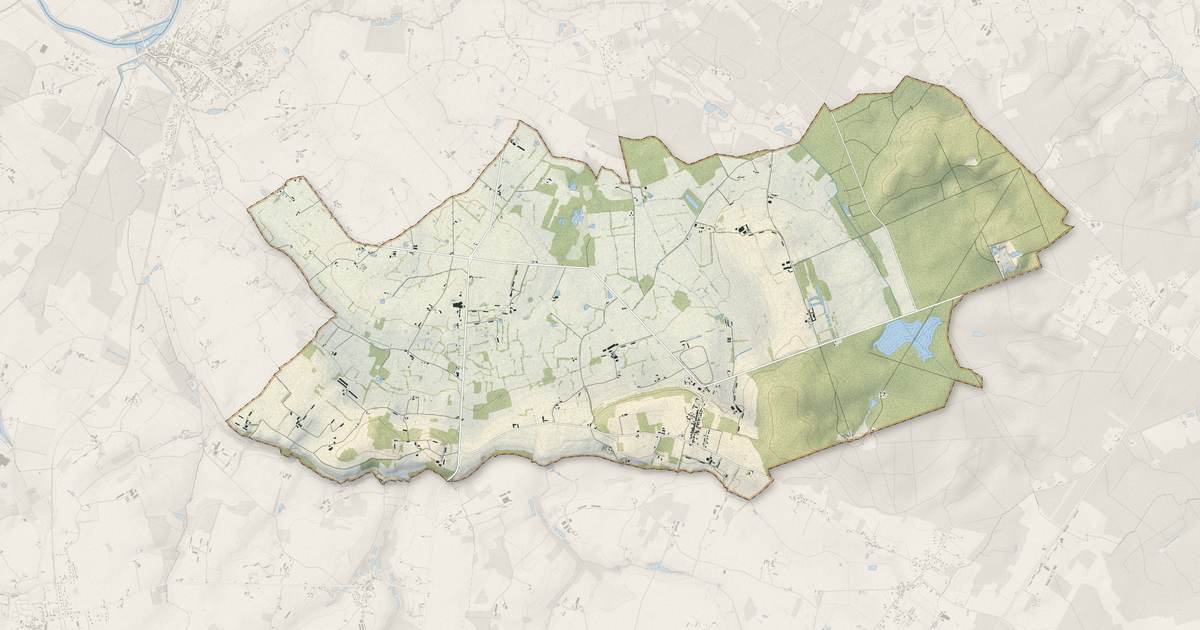 Portrait cartographique de Courcelles-la-Forêt : relief, eau, forêts, bâti et voies, calculés à partir des données de l'IGN
