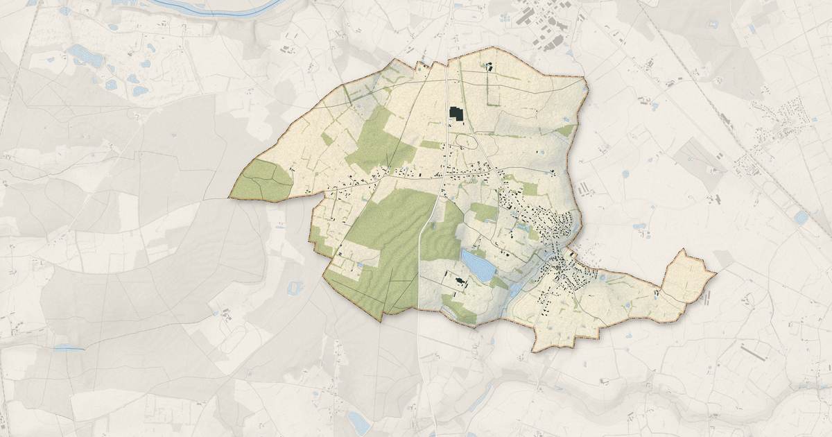 Portrait cartographique de Courtillers : relief, eau, forêts, bâti et voies, calculés à partir des données de l'IGN