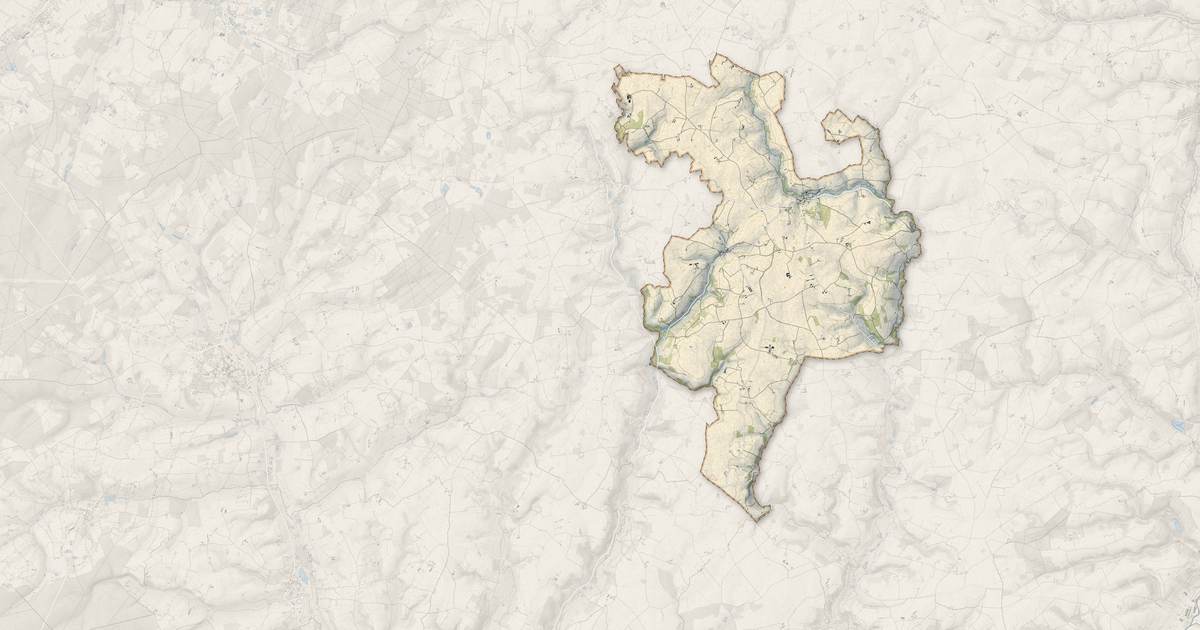 Portrait cartographique de Val-d'Étangson : relief, eau, forêts, bâti et voies, calculés à partir des données de l'IGN