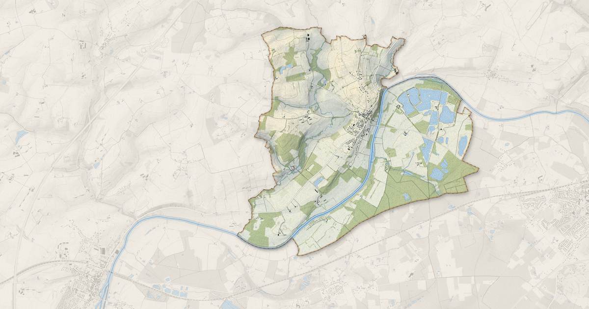 Portrait cartographique de Fercé-sur-Sarthe : relief, eau, forêts, bâti et voies, calculés à partir des données de l'IGN
