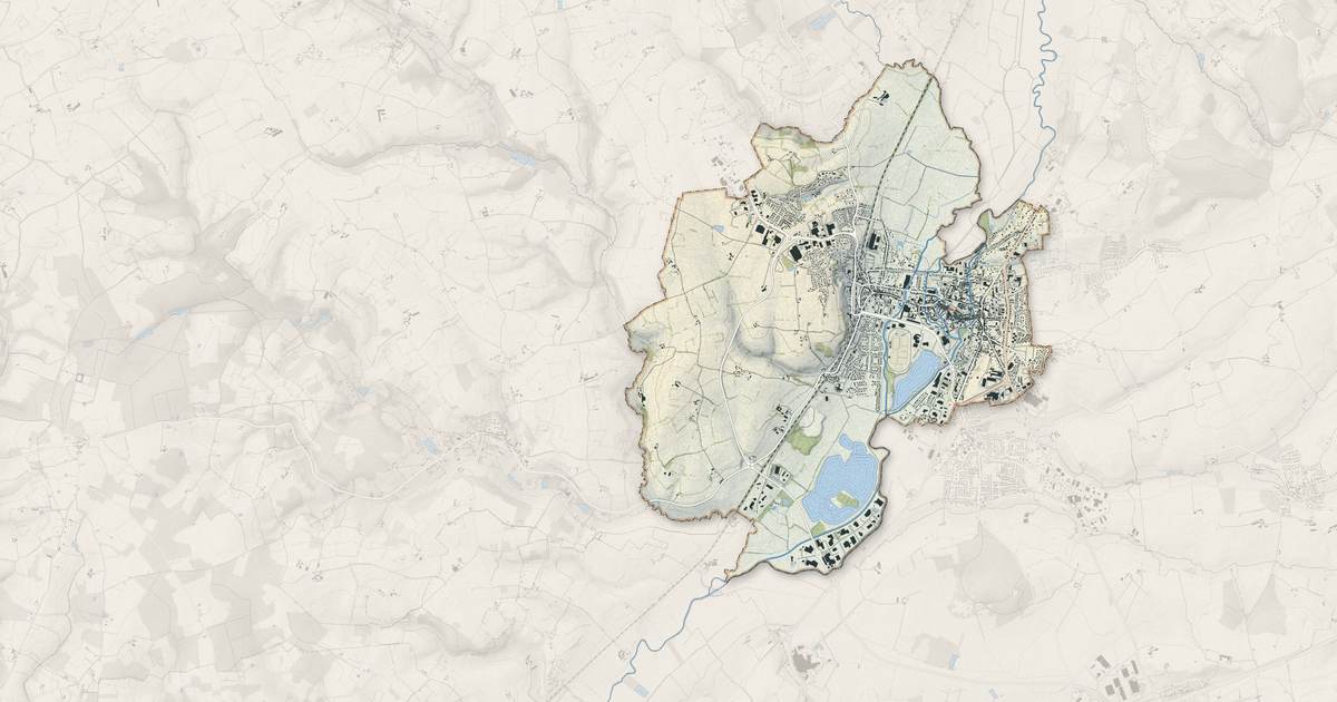 Portrait cartographique de La Ferté-Bernard : relief, eau, forêts, bâti et voies, calculés à partir des données de l'IGN