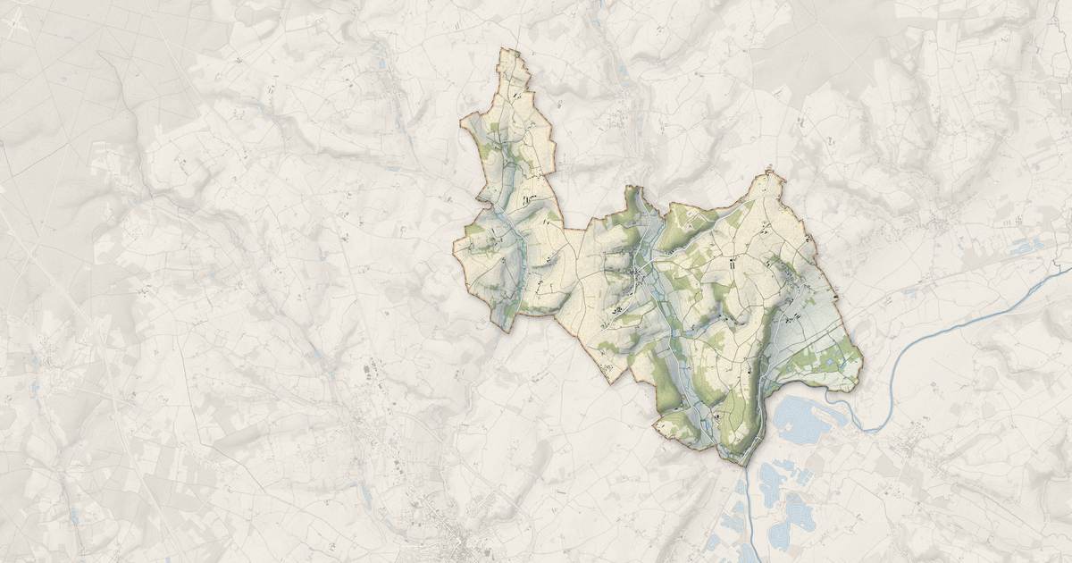 Portrait cartographique de Flée : relief, eau, forêts, bâti et voies, calculés à partir des données de l'IGN