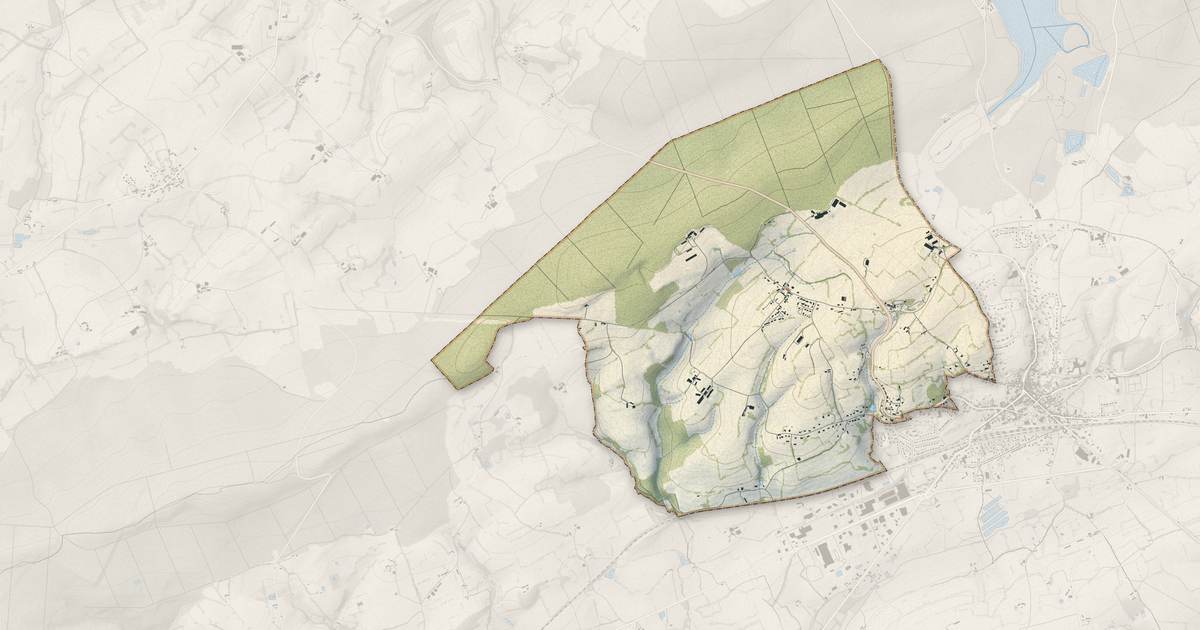 Portrait cartographique de Le Grez : relief, eau, forêts, bâti et voies, calculés à partir des données de l'IGN