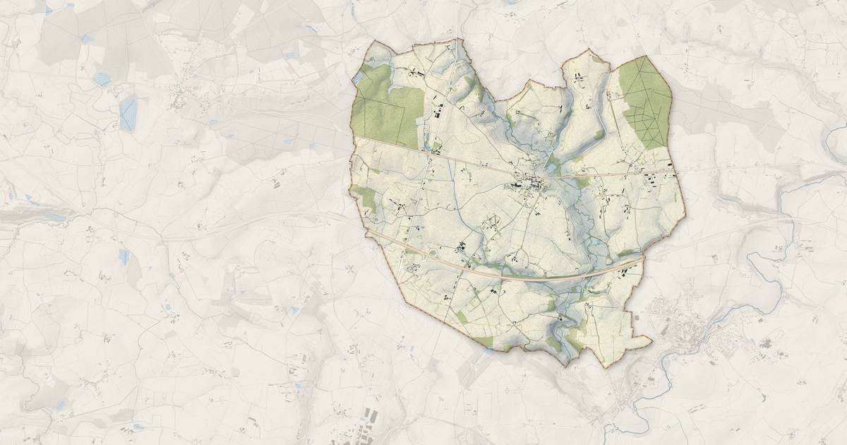 Portrait cartographique de Joué-en-Charnie : relief, eau, forêts, bâti et voies, calculés à partir des données de l'IGN