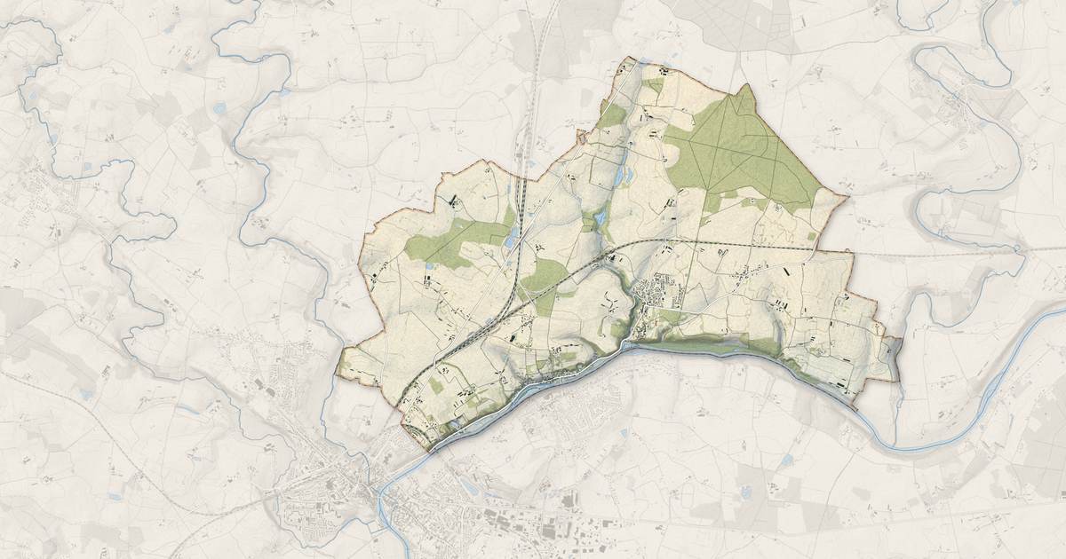 Portrait cartographique de Juigné-sur-Sarthe : relief, eau, forêts, bâti et voies, calculés à partir des données de l'IGN