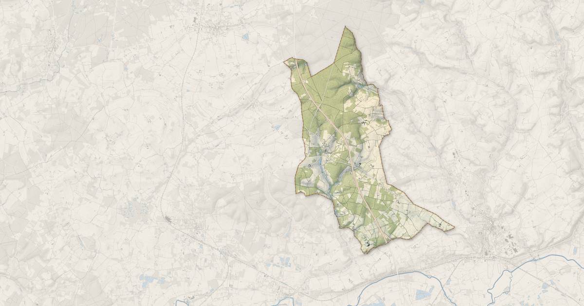Portrait cartographique de Lavernat : relief, eau, forêts, bâti et voies, calculés à partir des données de l'IGN