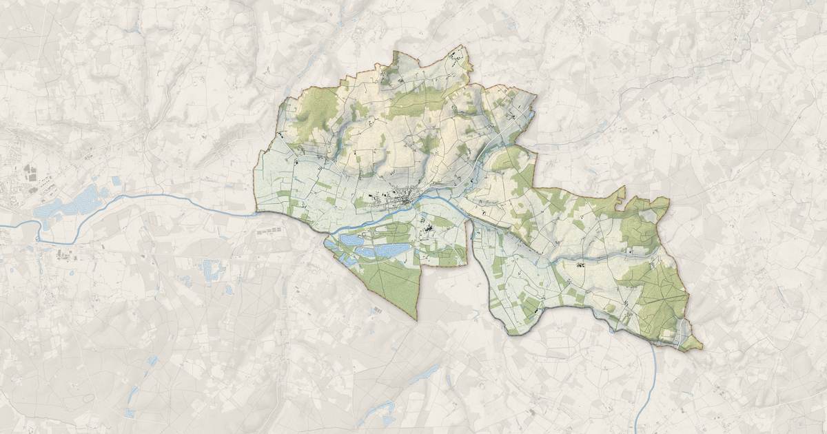 Portrait cartographique de Luché-Pringé : relief, eau, forêts, bâti et voies, calculés à partir des données de l'IGN