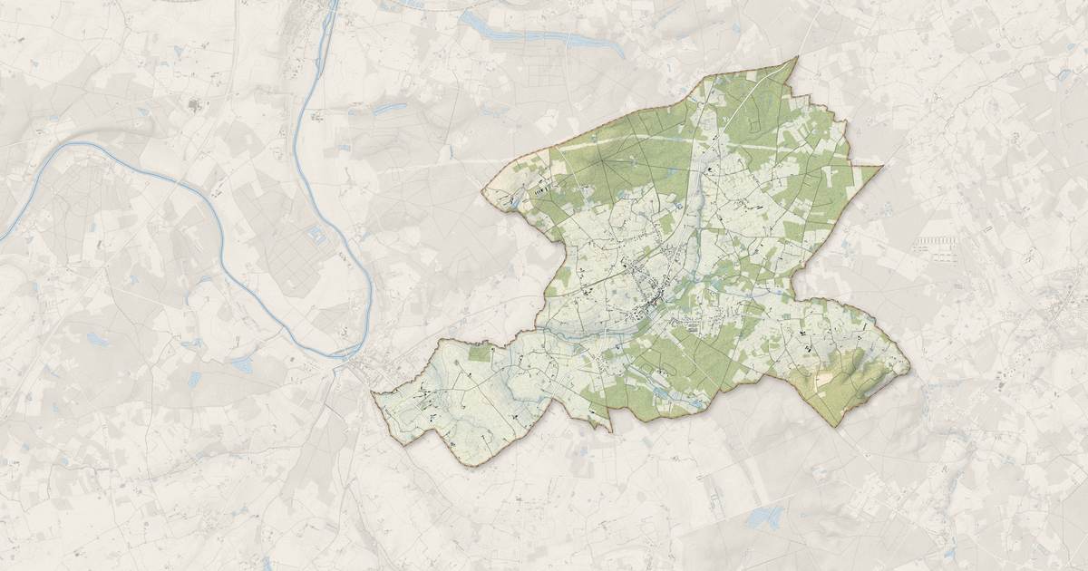 Portrait cartographique de Mézeray : relief, eau, forêts, bâti et voies, calculés à partir des données de l'IGN