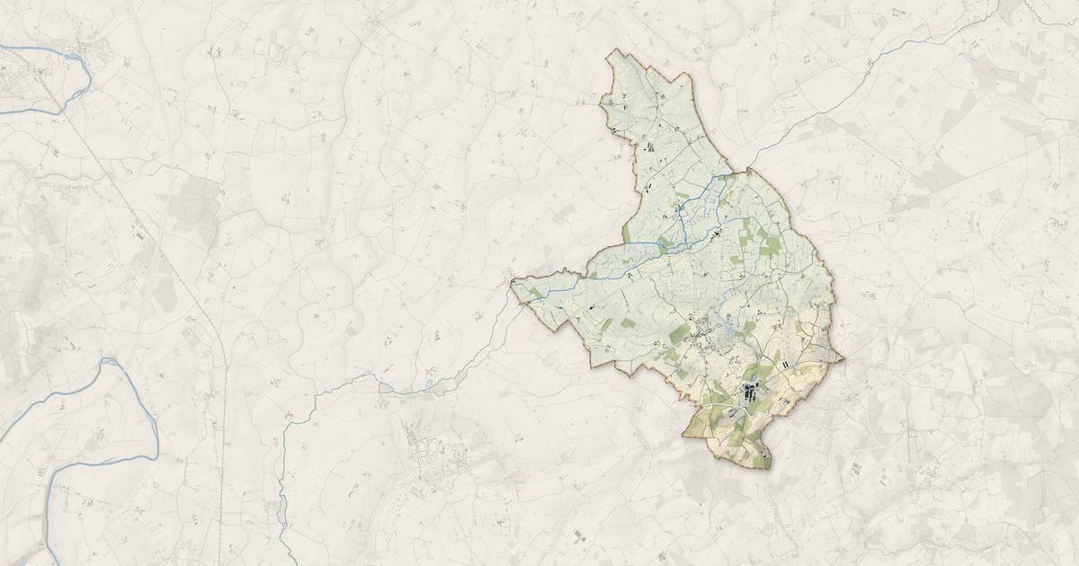 Portrait cartographique de Mézières-sur-Ponthouin : relief, eau, forêts, bâti et voies, calculés à partir des données de l'IGN