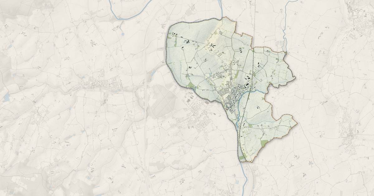 Portrait cartographique de Montbizot : relief, eau, forêts, bâti et voies, calculés à partir des données de l'IGN