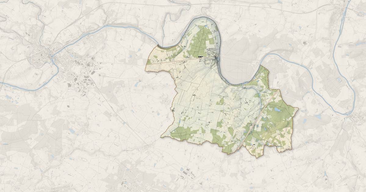 Portrait cartographique de Parcé-sur-Sarthe : relief, eau, forêts, bâti et voies, calculés à partir des données de l'IGN