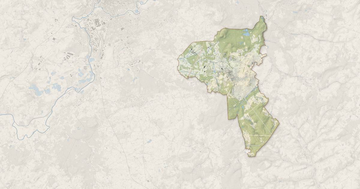 Portrait cartographique de Parigné-l'Évêque : relief, eau, forêts, bâti et voies, calculés à partir des données de l'IGN