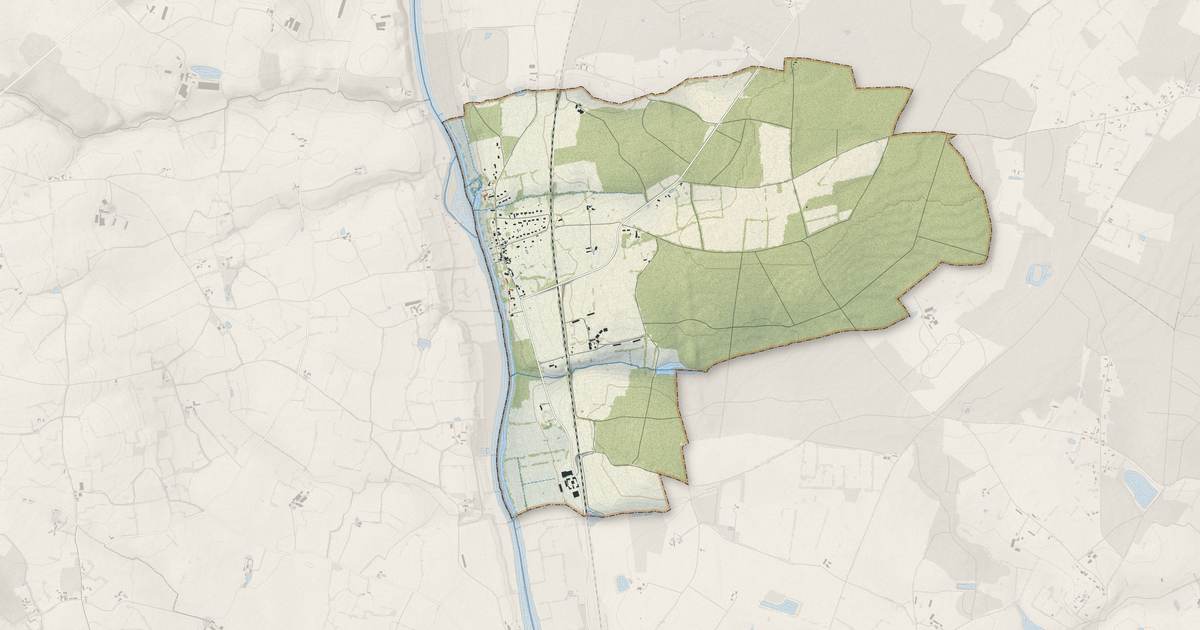 Portrait cartographique de Pincé : relief, eau, forêts, bâti et voies, calculés à partir des données de l'IGN