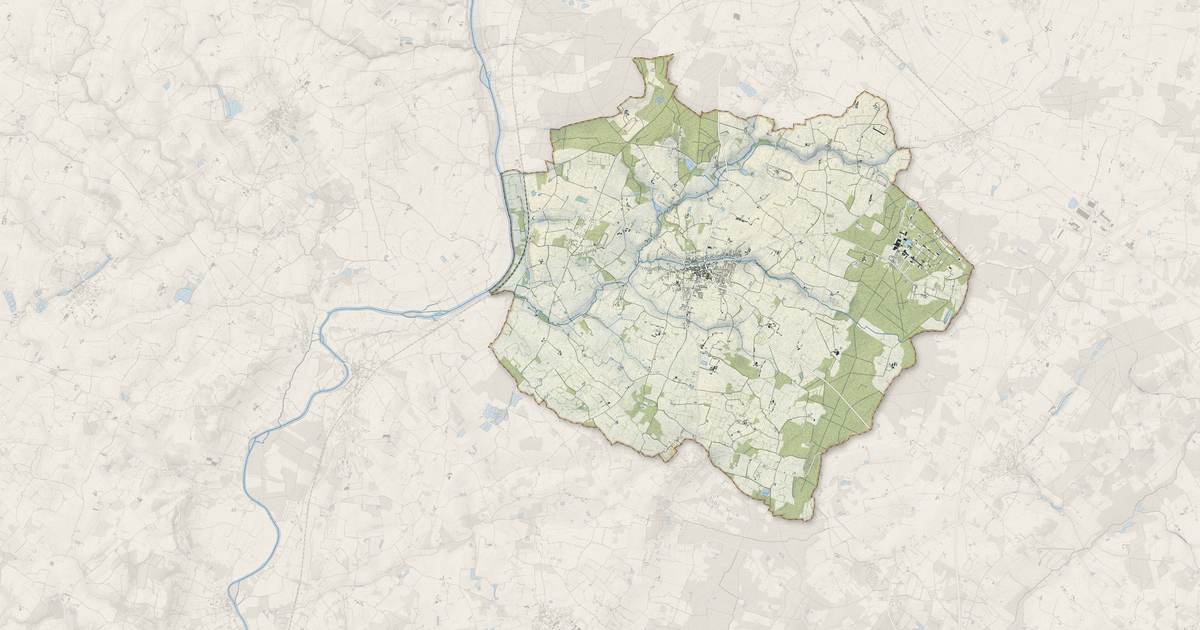 Portrait cartographique de Précigné : relief, eau, forêts, bâti et voies, calculés à partir des données de l'IGN