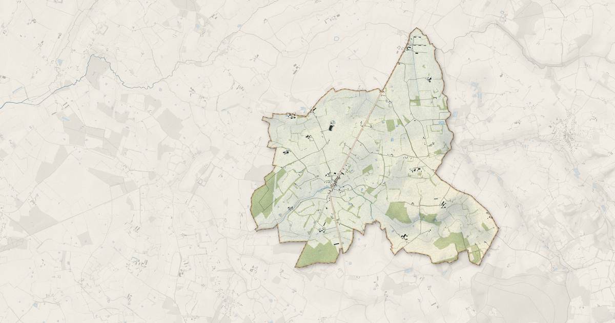 Portrait cartographique de Rouperroux-le-Coquet : relief, eau, forêts, bâti et voies, calculés à partir des données de l'IGN