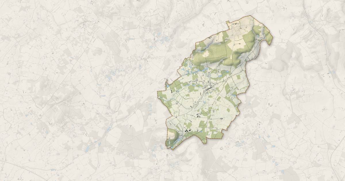 Portrait cartographique de Saint-Célerin : relief, eau, forêts, bâti et voies, calculés à partir des données de l'IGN