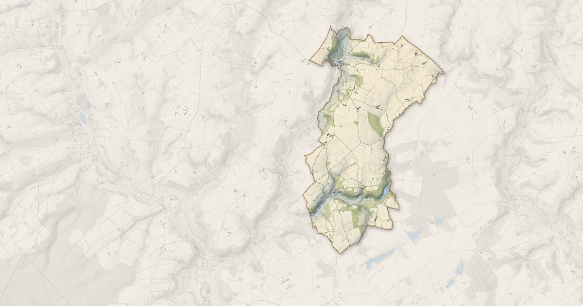 Portrait cartographique de Saint-Georges-de-la-Couée : relief, eau, forêts, bâti et voies, calculés à partir des données de l'IGN