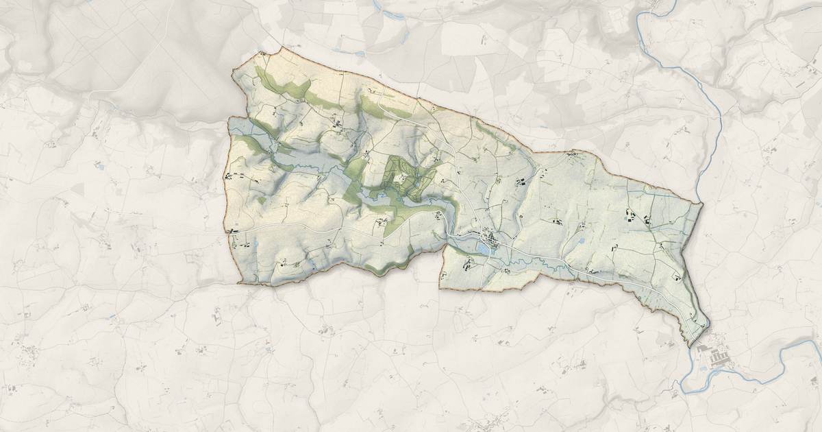 Portrait cartographique de Saint-Paul-le-Gaultier : relief, eau, forêts, bâti et voies, calculés à partir des données de l'IGN