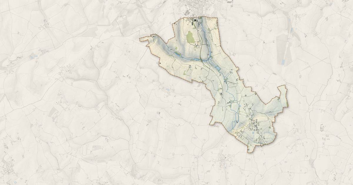 Portrait cartographique de Saint-Rémy-des-Monts : relief, eau, forêts, bâti et voies, calculés à partir des données de l'IGN
