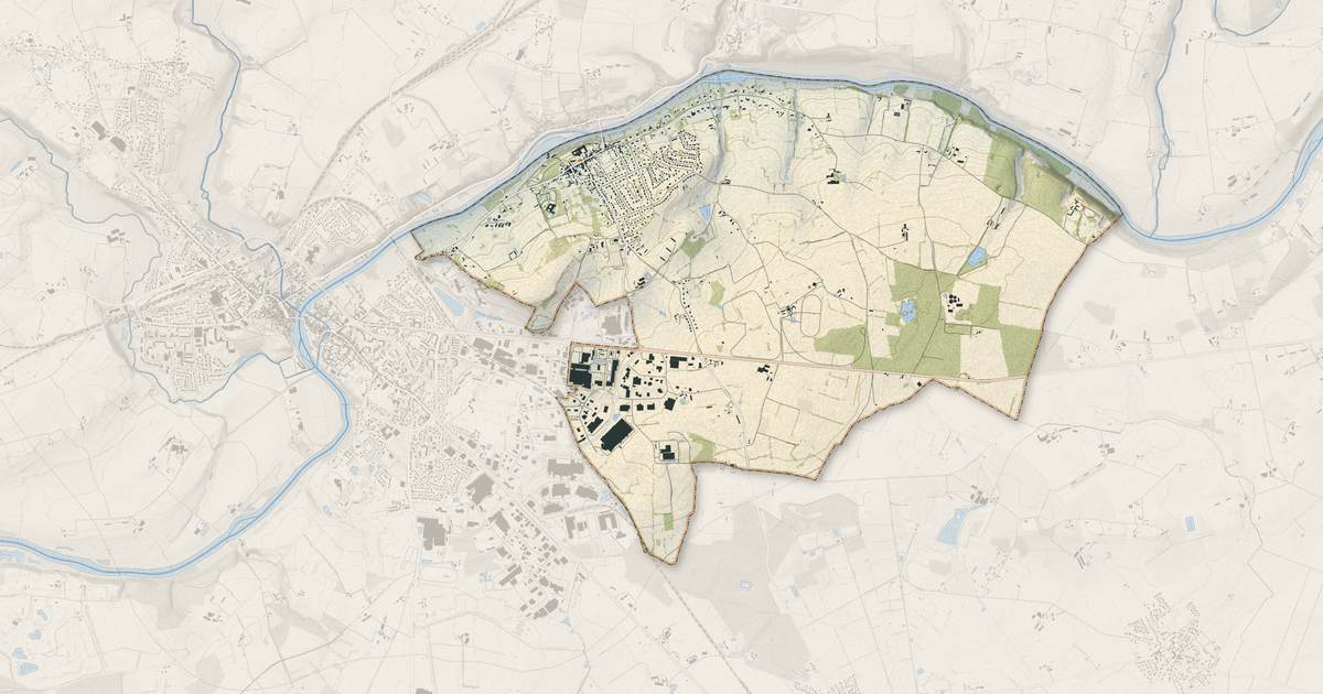 Portrait cartographique de Solesmes : relief, eau, forêts, bâti et voies, calculés à partir des données de l'IGN