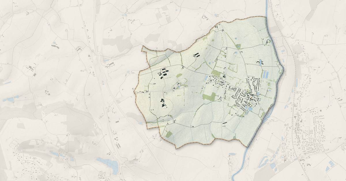 Portrait cartographique de Souillé : relief, eau, forêts, bâti et voies, calculés à partir des données de l'IGN