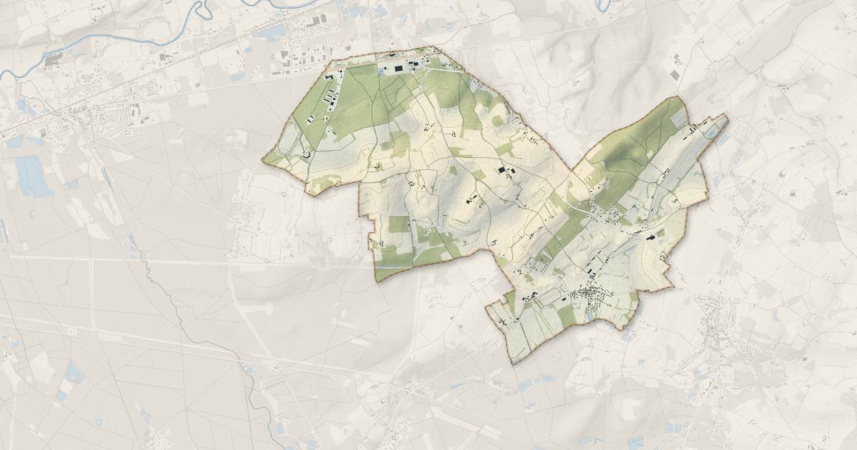 Portrait cartographique de Soulitré : relief, eau, forêts, bâti et voies, calculés à partir des données de l'IGN