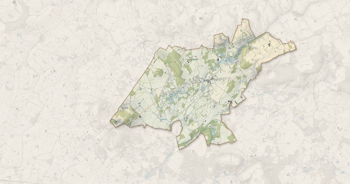 Portrait cartographique de Torcé-en-Vallée : relief, eau, forêts, bâti et voies, calculés à partir des données de l'IGN