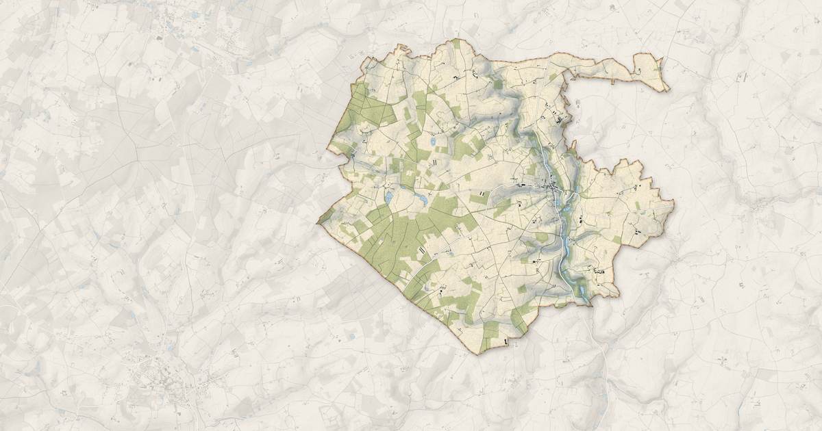 Portrait cartographique de Tresson : relief, eau, forêts, bâti et voies, calculés à partir des données de l'IGN