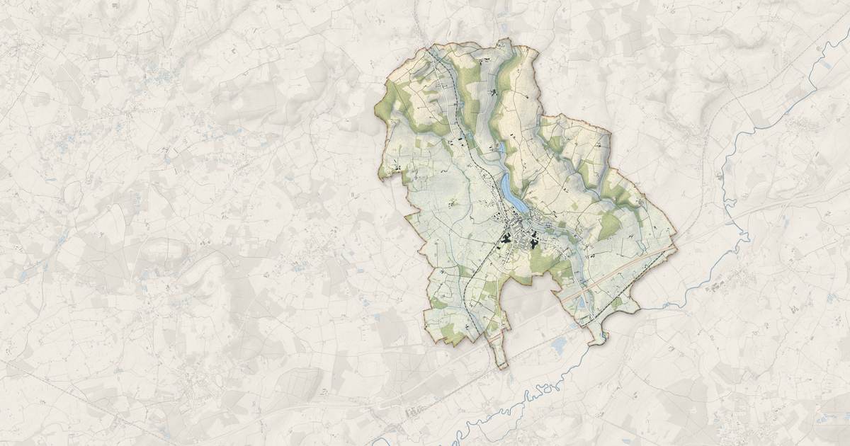 Portrait cartographique de Tuffé Val de la Chéronne : relief, eau, forêts, bâti et voies, calculés à partir des données de l'IGN