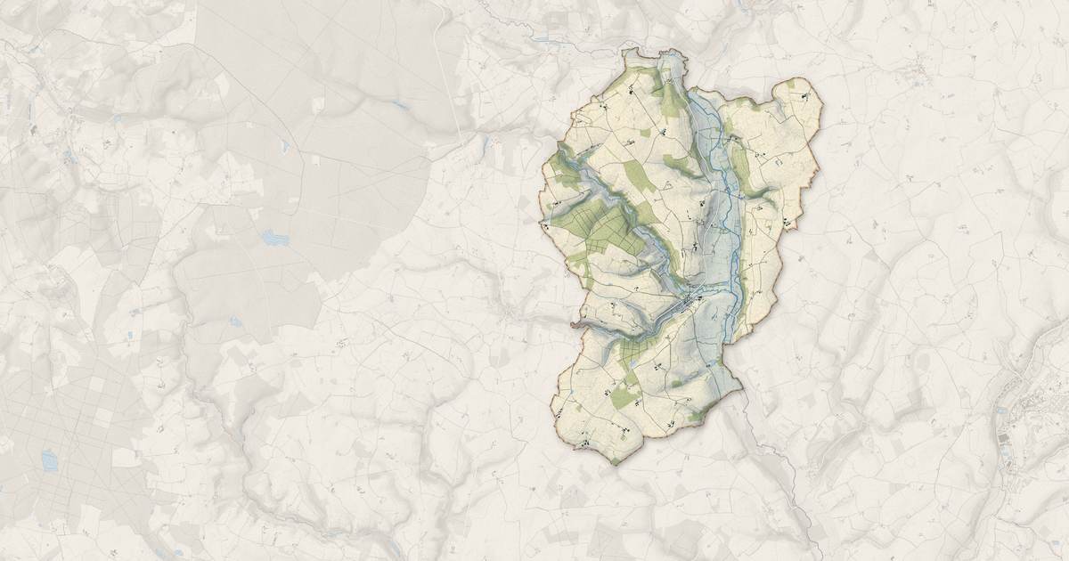 Portrait cartographique de Valennes : relief, eau, forêts, bâti et voies, calculés à partir des données de l'IGN