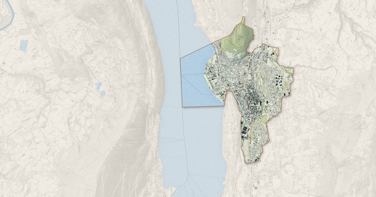 Portrait cartographique de Aix-les-Bains : relief, eau, forêts, bâti et voies, calculés à partir des données de l'IGN
