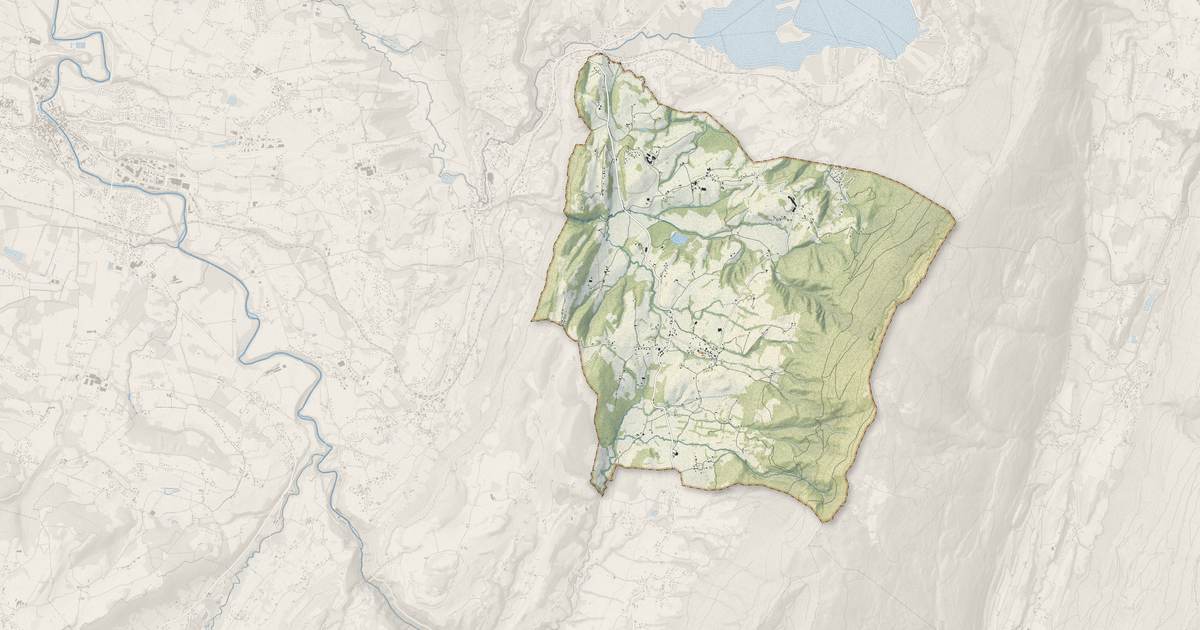 Portrait cartographique de Attignat-Oncin : relief, eau, forêts, bâti et voies, calculés à partir des données de l'IGN