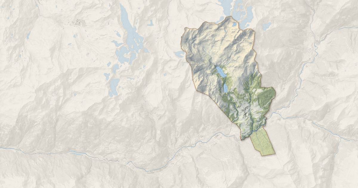 Portrait cartographique de Aussois : relief, eau, forêts, bâti et voies, calculés à partir des données de l'IGN
