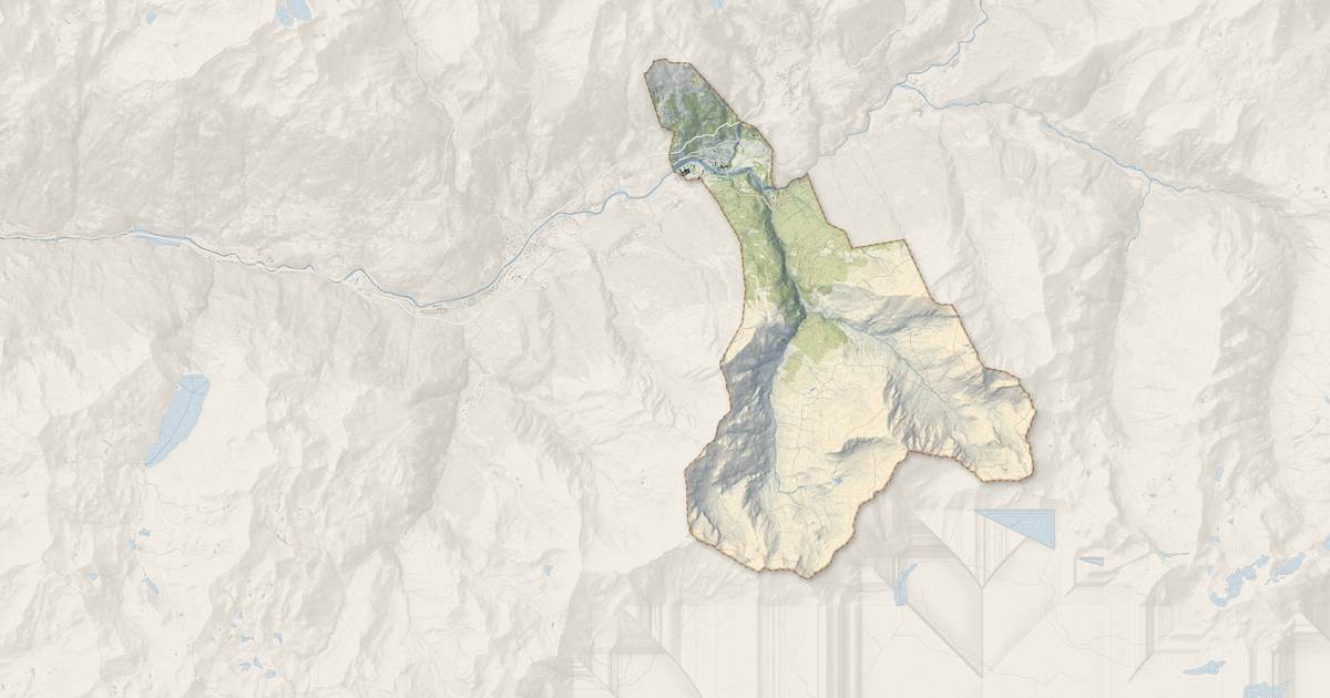 Portrait cartographique de Avrieux : relief, eau, forêts, bâti et voies, calculés à partir des données de l'IGN
