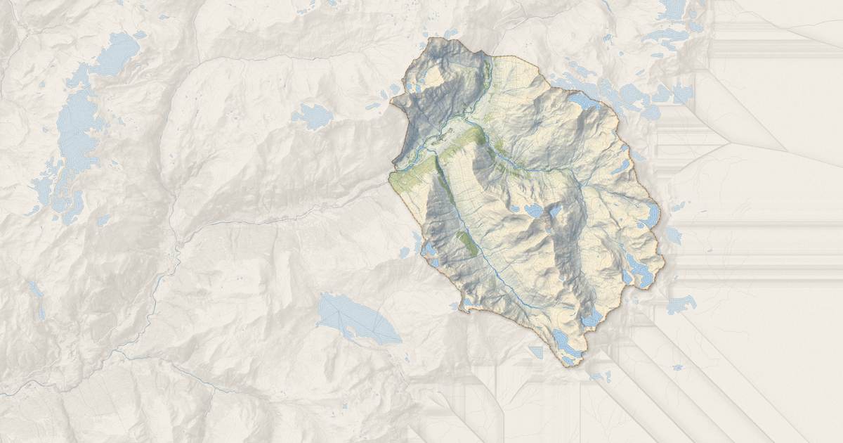 Portrait cartographique de Bessans : relief, eau, forêts, bâti et voies, calculés à partir des données de l'IGN