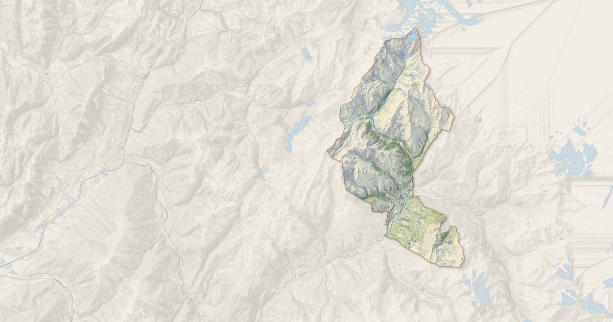 Portrait cartographique de Bourg-Saint-Maurice : relief, eau, forêts, bâti et voies, calculés à partir des données de l'IGN