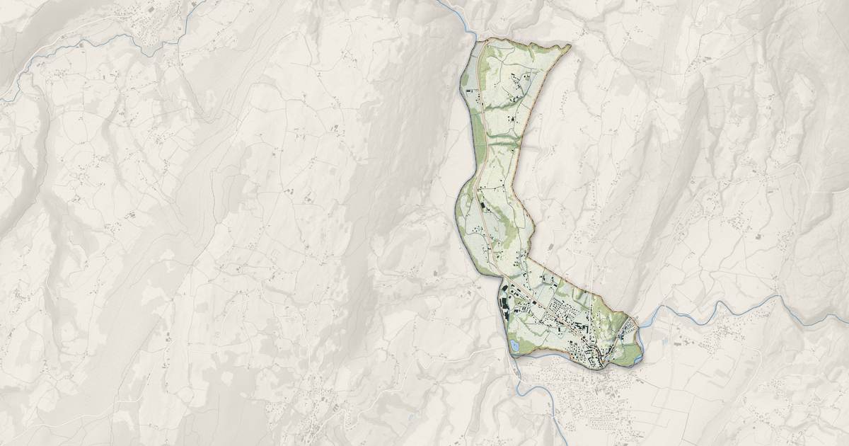 Portrait cartographique de Les Échelles : relief, eau, forêts, bâti et voies, calculés à partir des données de l'IGN