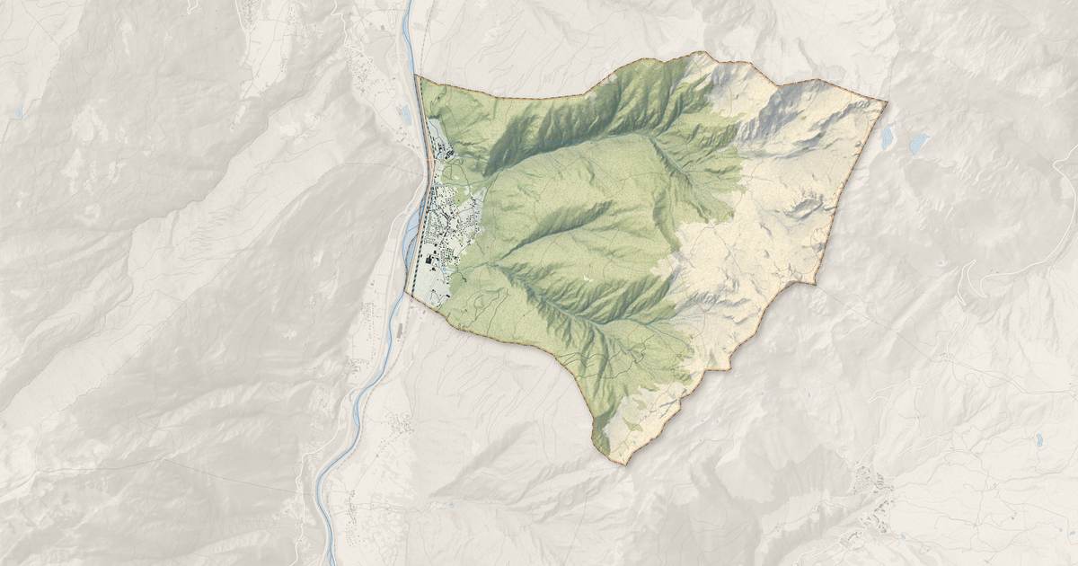 Portrait cartographique de Épierre : relief, eau, forêts, bâti et voies, calculés à partir des données de l'IGN