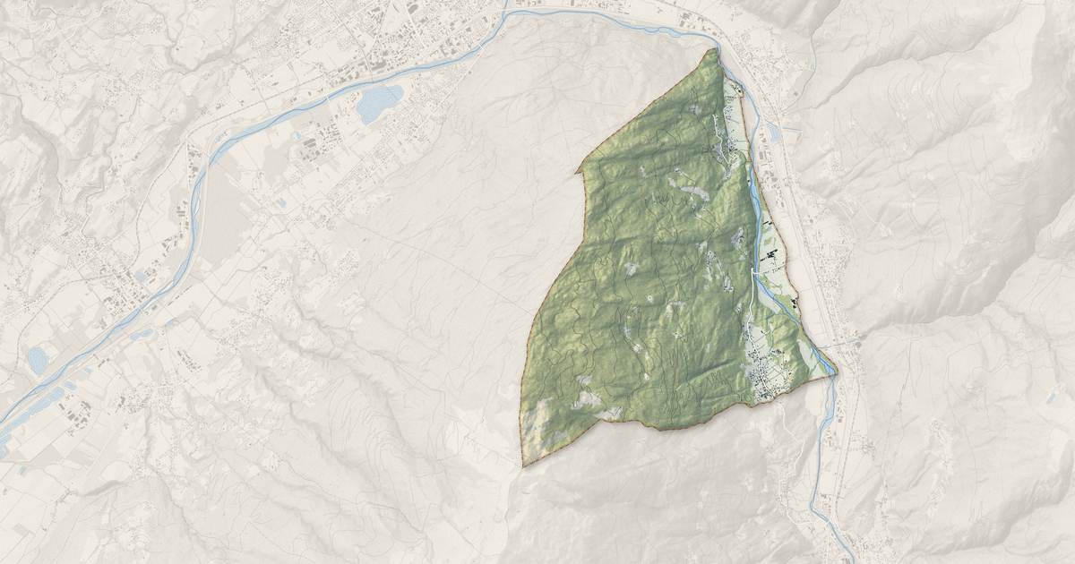 Portrait cartographique de Esserts-Blay : relief, eau, forêts, bâti et voies, calculés à partir des données de l'IGN