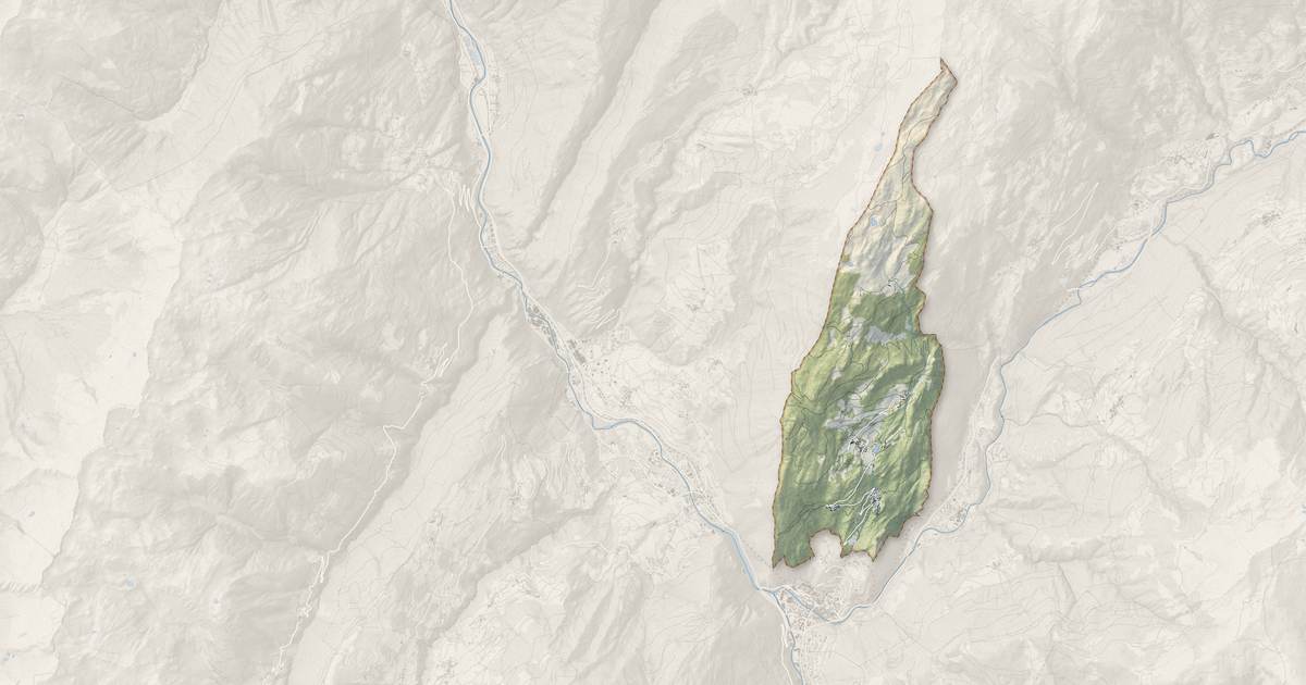 Portrait cartographique de Hautecour : relief, eau, forêts, bâti et voies, calculés à partir des données de l'IGN