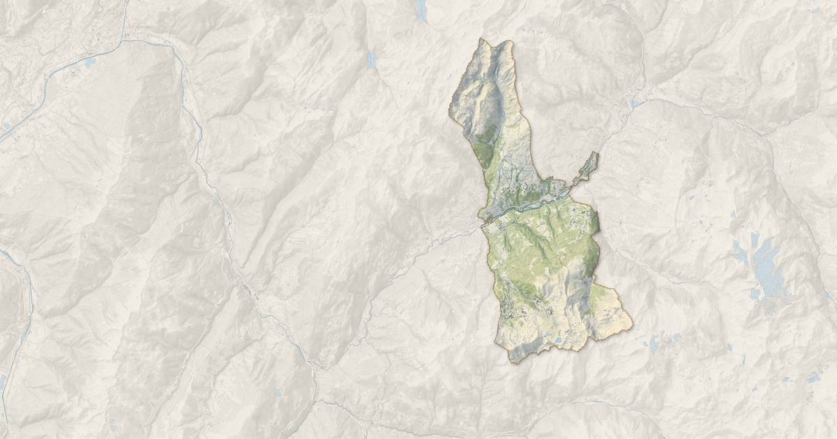 Portrait cartographique de La Plagne Tarentaise : relief, eau, forêts, bâti et voies, calculés à partir des données de l'IGN
