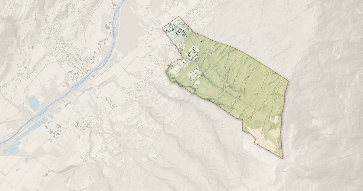 Portrait cartographique de Monthion : relief, eau, forêts, bâti et voies, calculés à partir des données de l'IGN
