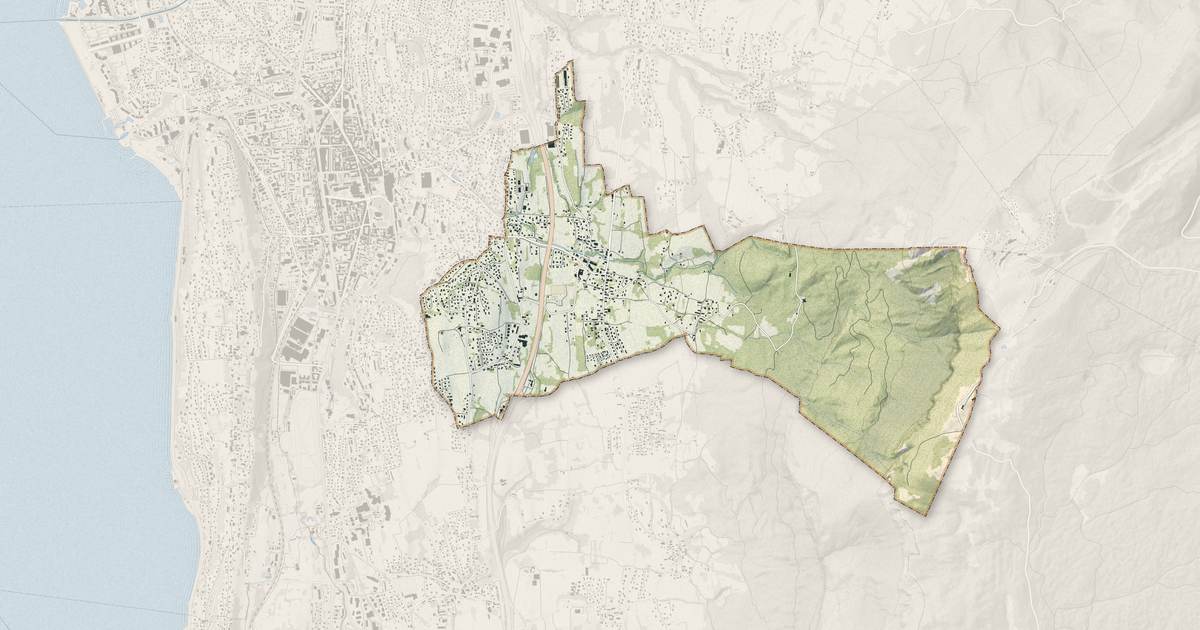 Portrait cartographique de Mouxy : relief, eau, forêts, bâti et voies, calculés à partir des données de l'IGN