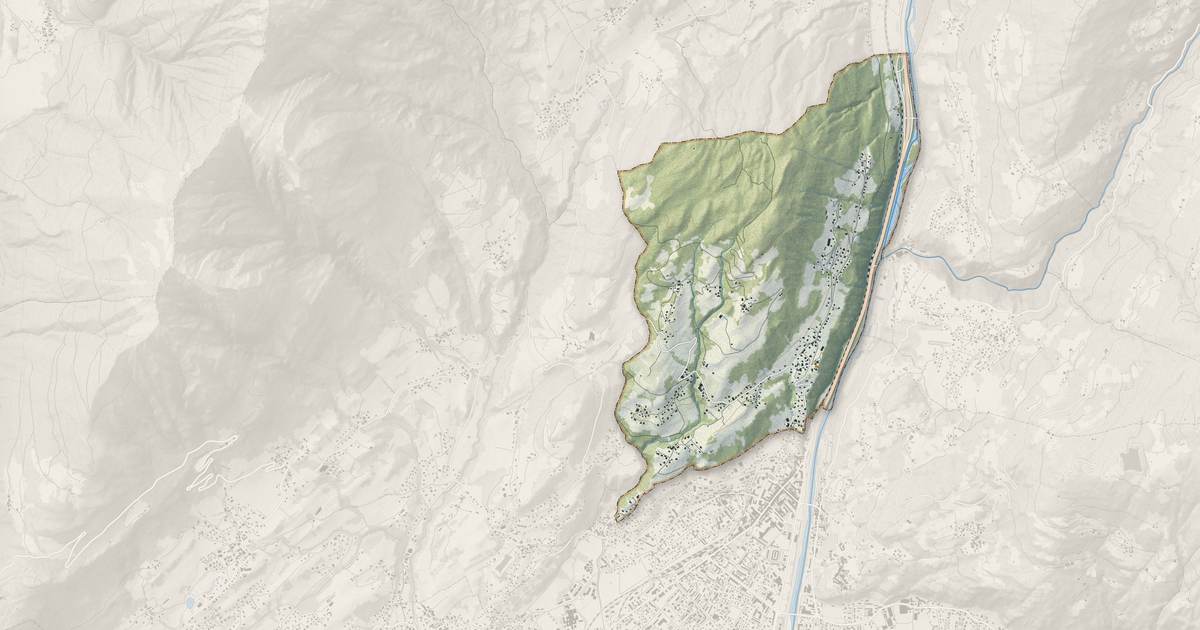 Portrait cartographique de Pallud : relief, eau, forêts, bâti et voies, calculés à partir des données de l'IGN