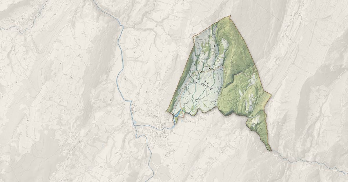 Portrait cartographique de Saint-Christophe : relief, eau, forêts, bâti et voies, calculés à partir des données de l'IGN