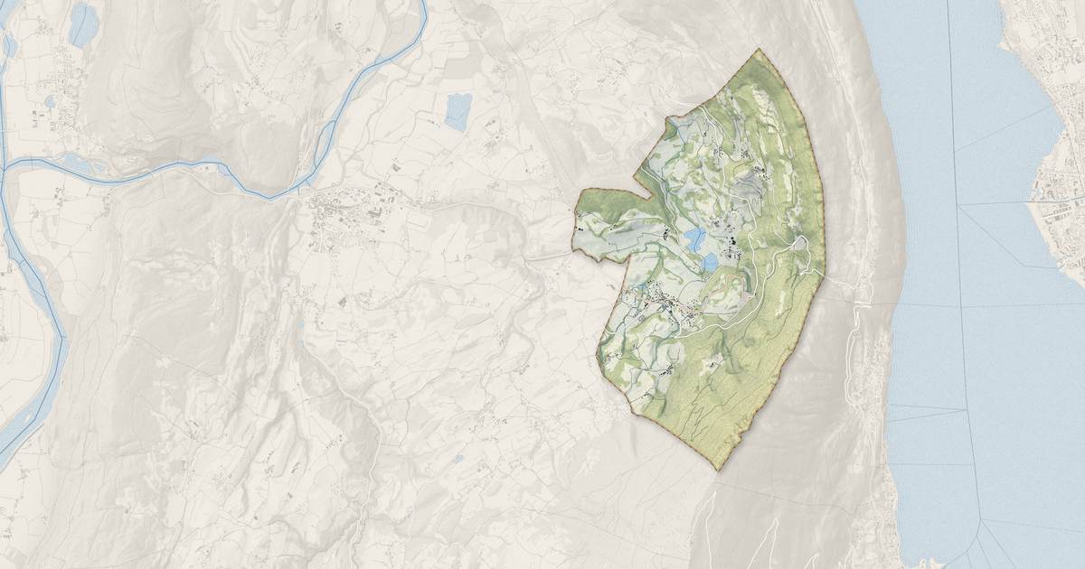 Portrait cartographique de Saint-Jean-de-Chevelu : relief, eau, forêts, bâti et voies, calculés à partir des données de l'IGN