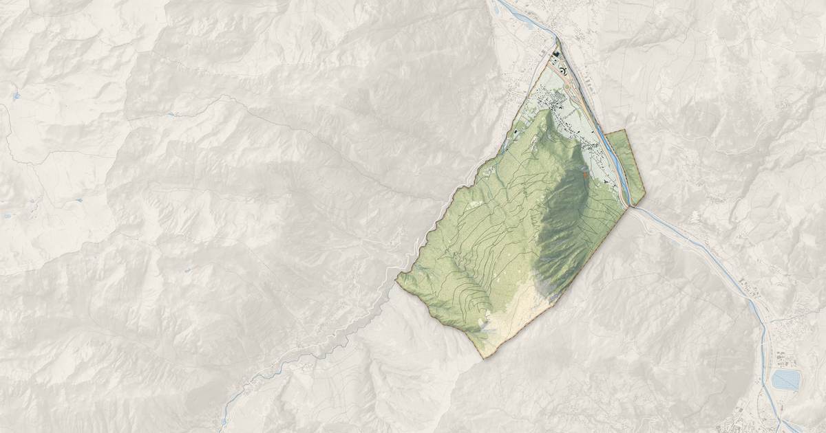 Portrait cartographique de Sainte-Marie-de-Cuines : relief, eau, forêts, bâti et voies, calculés à partir des données de l'IGN